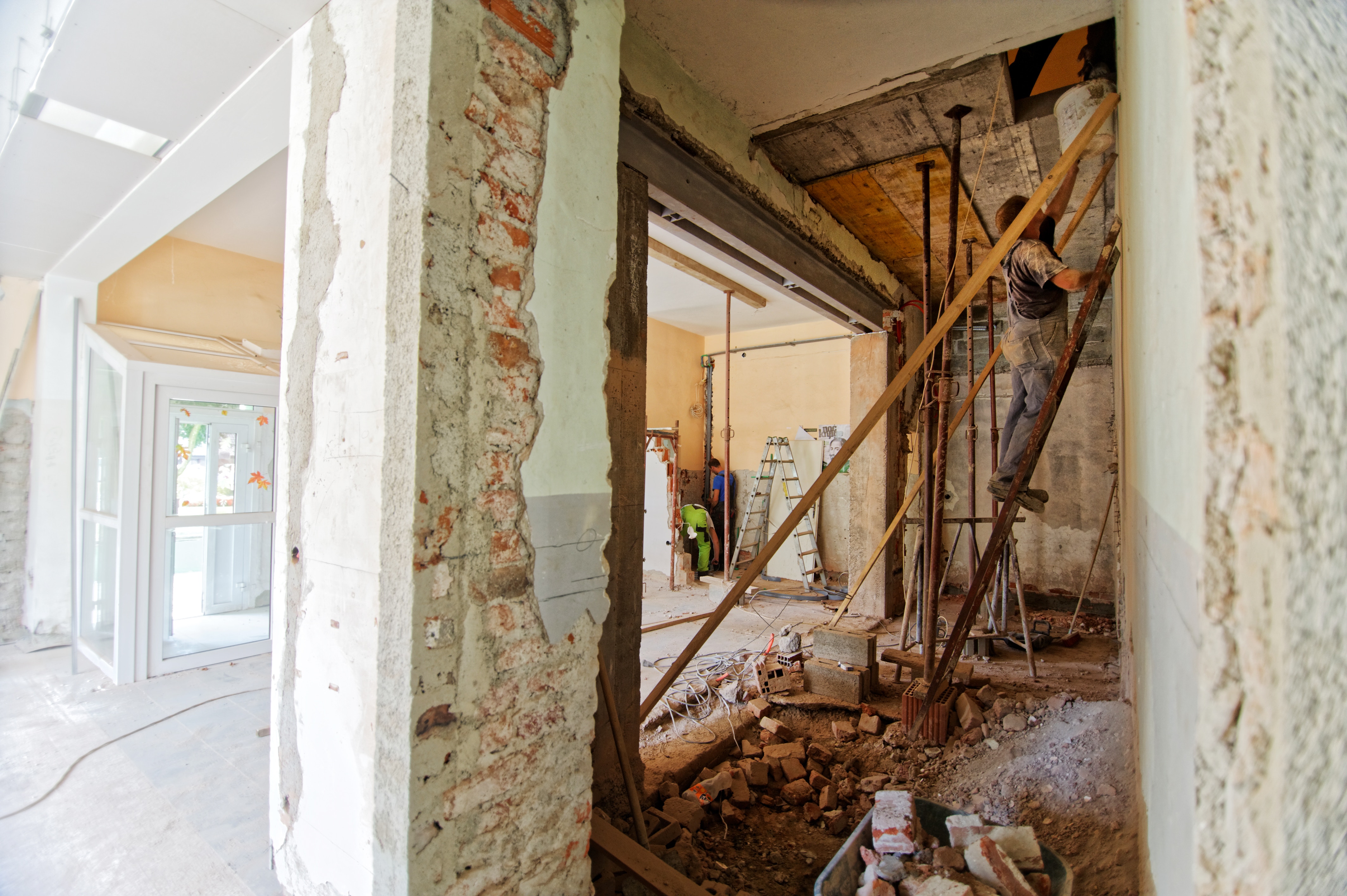 10 Ways to survive builing or remodeling your home